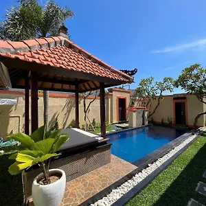 villa-olga.hotelsseminyak.net/