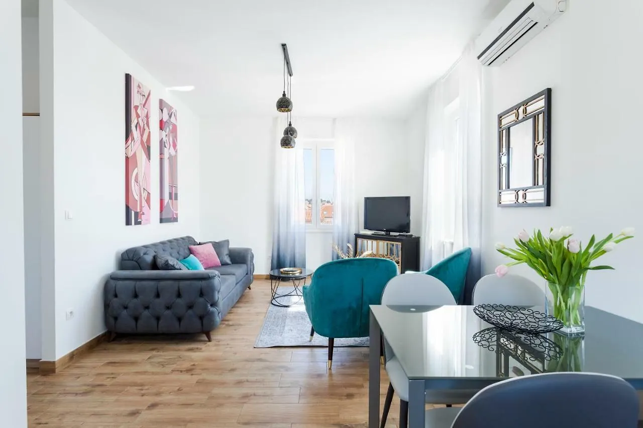 Cozy Apartment Lile In The Heart Of Old Town Split