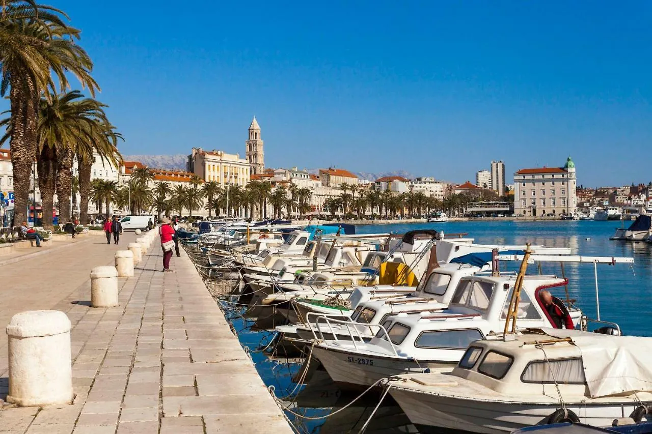 Cozy Apartment Lile In The Heart Of Old Town Split 0*,