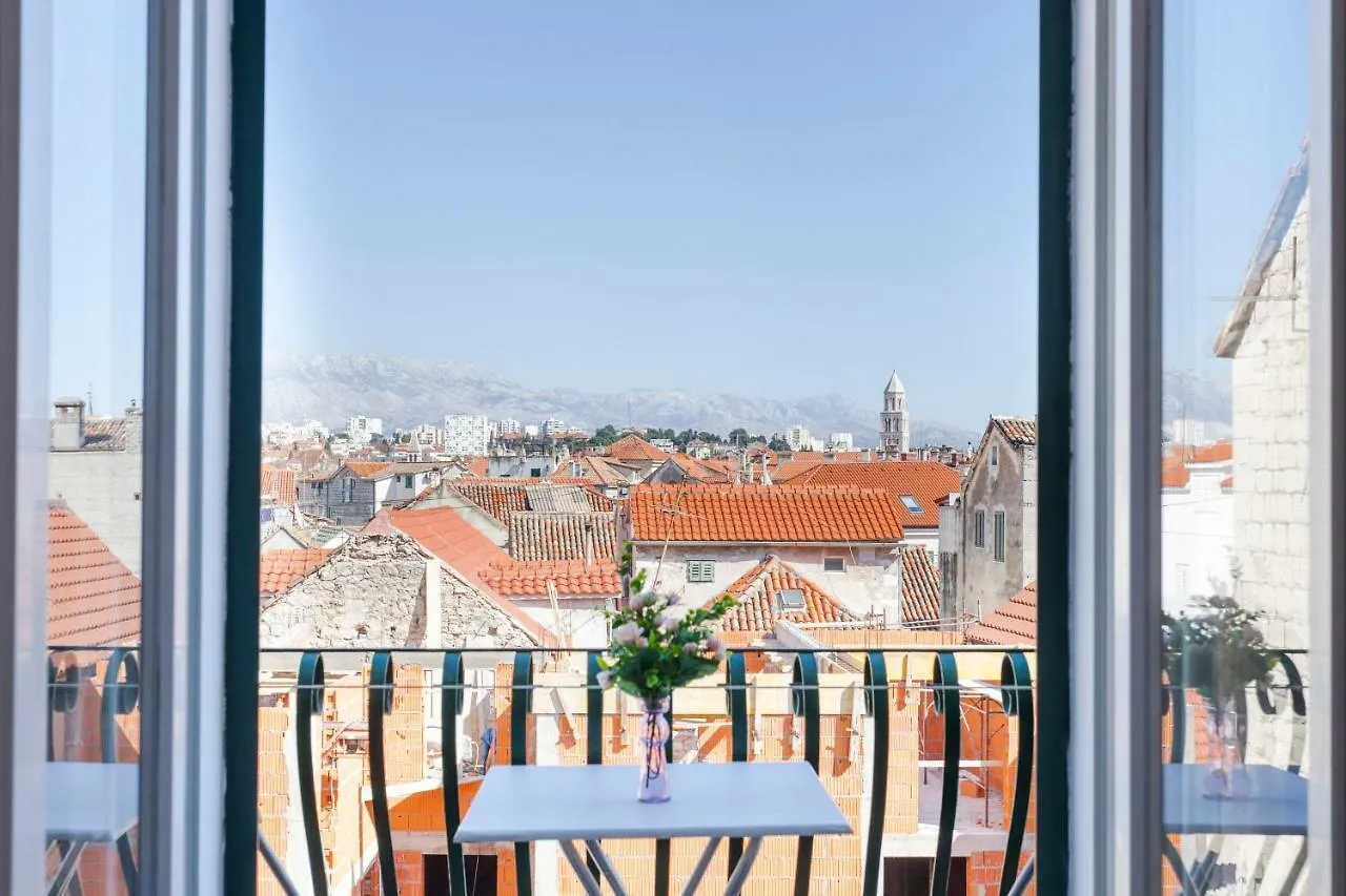 Cozy Apartment Lile In The Heart Of Old Town Split