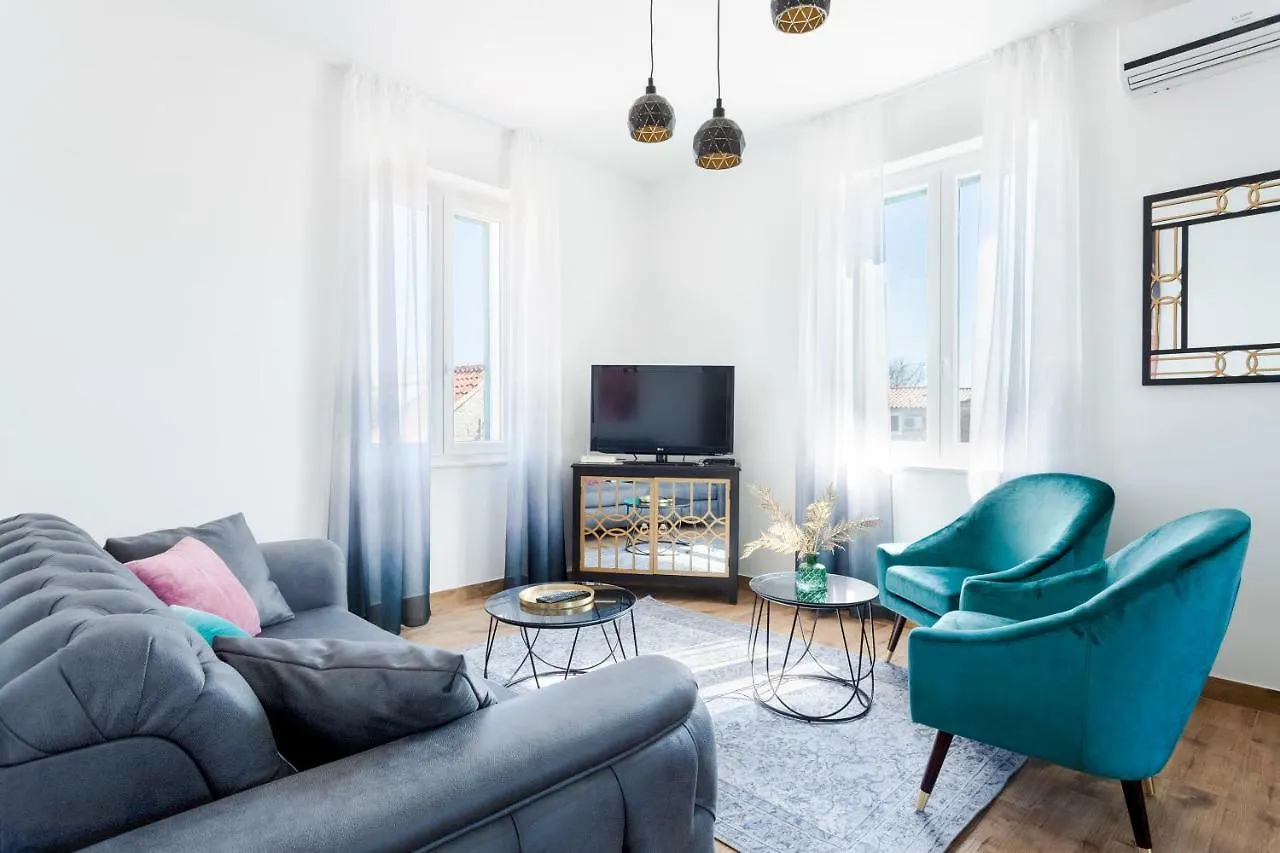 Cozy Apartment Lile In The Heart Of Old Town Split