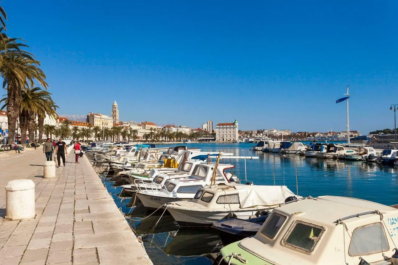 Cozy Apartment Lile In The Heart Of Old Town Split