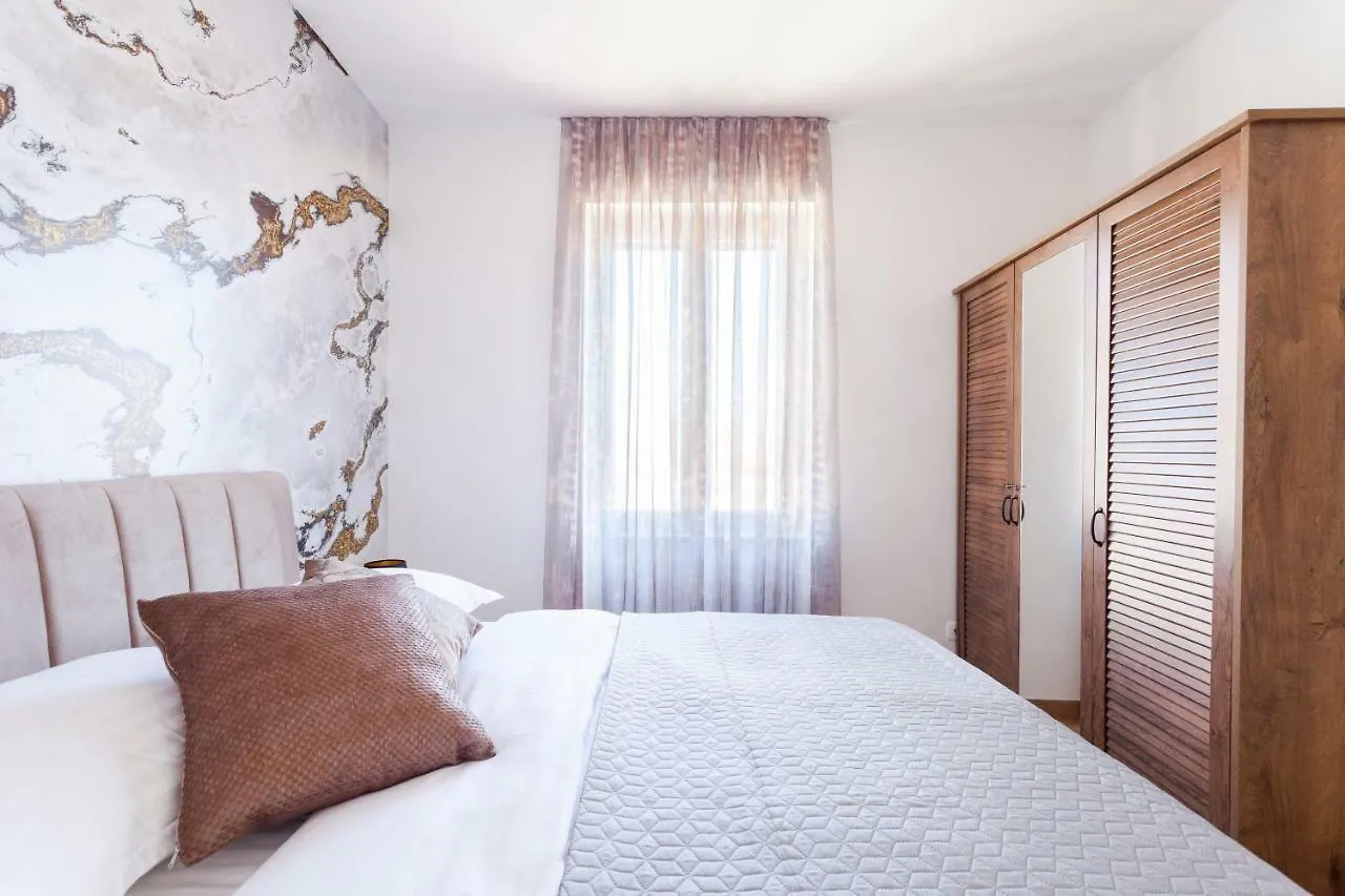 Cozy Apartment Lile In The Heart Of Old Town Split